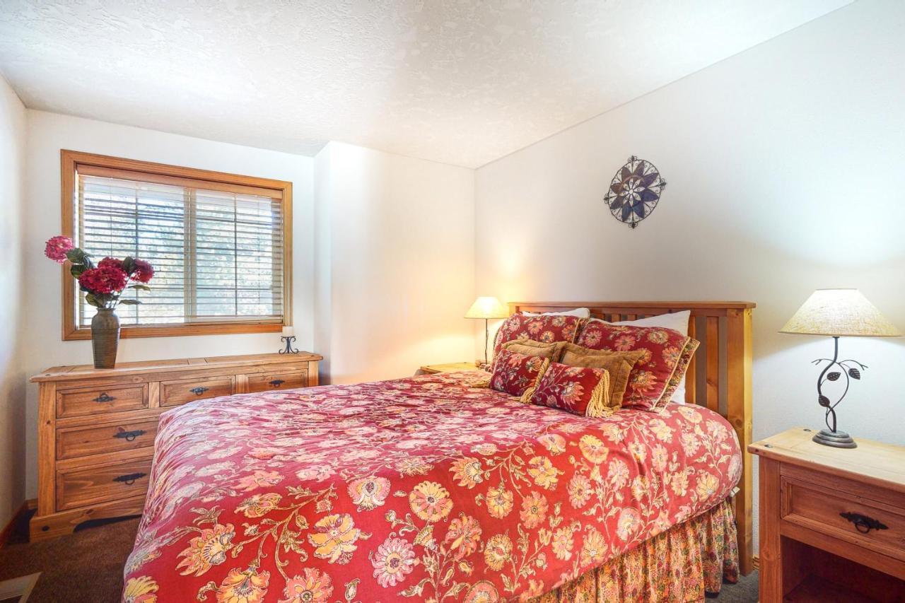 Mt Rainier Lane 07 | Discover Sunriver Exterior photo