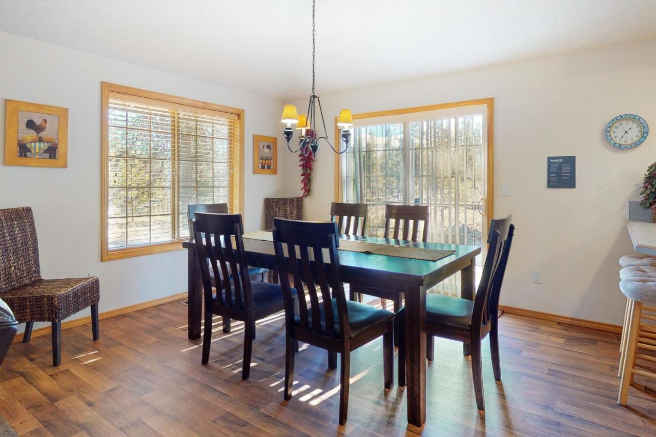 Mt Rainier Lane 07 | Discover Sunriver Exterior photo