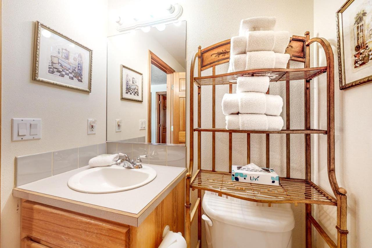 Mt Rainier Lane 07 | Discover Sunriver Exterior photo